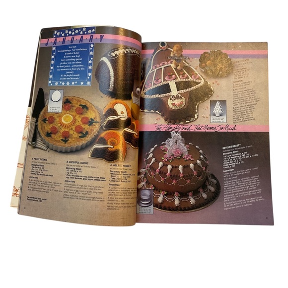 Vtg 80s Wilton Cake Decorating Set 1985 Yearbook Catalog Cherubs Columns Wedding - Picture 15 of 16